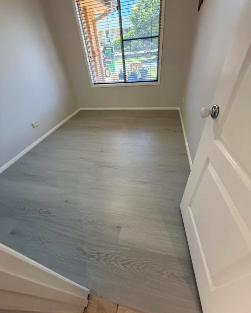 We spent the long weekend competing another beautiful flooring transformation! 🤩This install was completed using 4.5mm light grey vinyl planks, giving these rooms a fresh, modern and low-maintenance finish. The colour is perfect for brightening up the space and creating a clean, contemporary look that suits any style of home.📞 Looking to upgrade your floors? Contact Laid Right Flooring for a free measure & quote!#LaidRightFlooring #vinylplanks #flooringlaidright #SunshineCoast #homeupgrades #flooringexperts