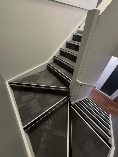 Final result 🎉This commercial office is now fully installed and left clean and tidy, ready for the team to walk back in and get straight to work this morning. Utilising @gerflorau perspective carpet tiles